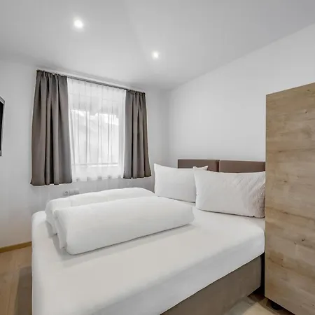 Holzknecht Appartement *