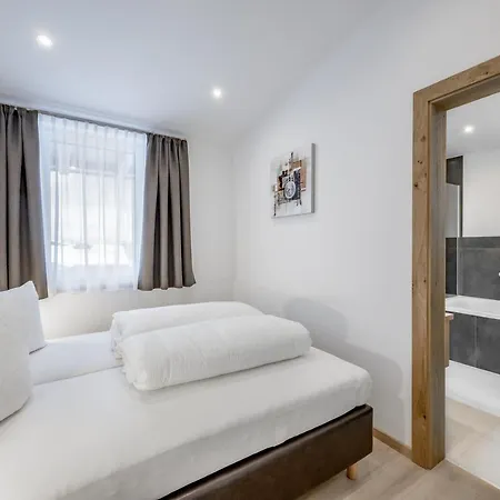 Holzknecht * Langenfeld