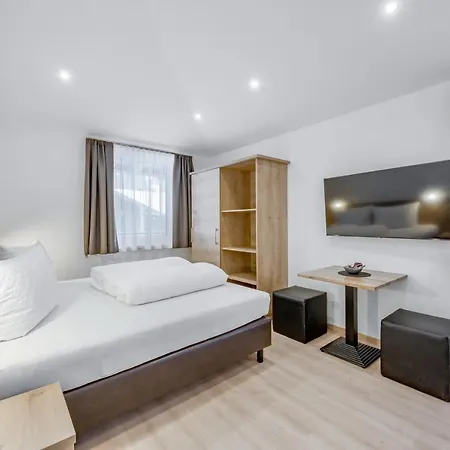 Holzknecht * Langenfeld