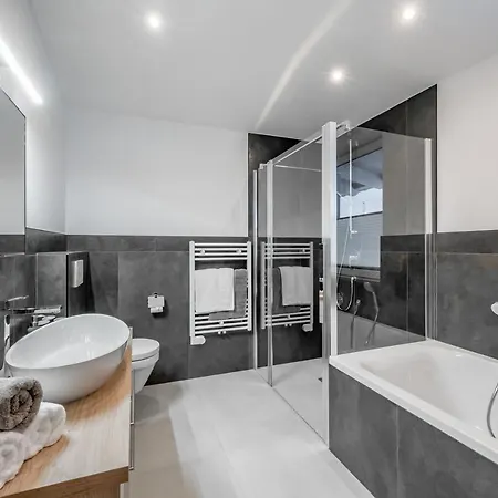 Holzknecht * Langenfeld